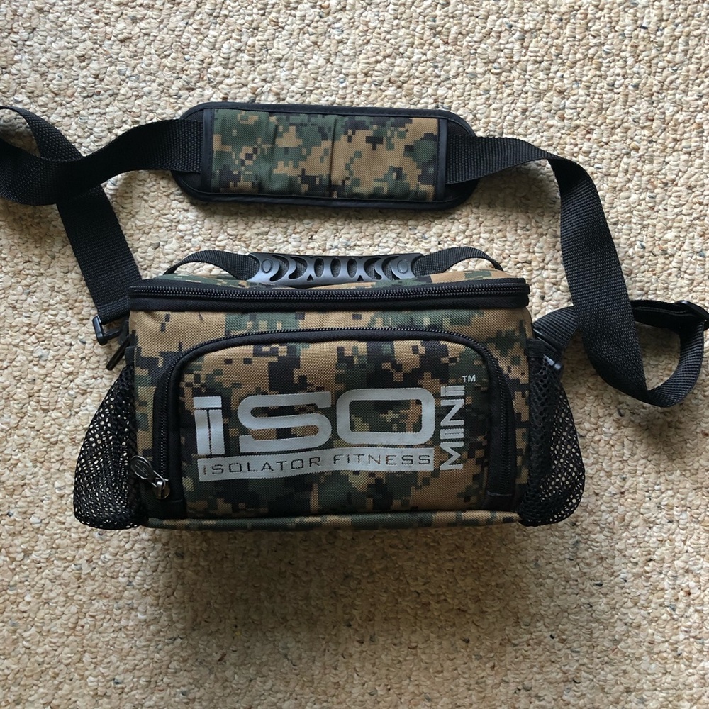 Iso mini 2-3 meal lunchbox. Woodland Camo/black